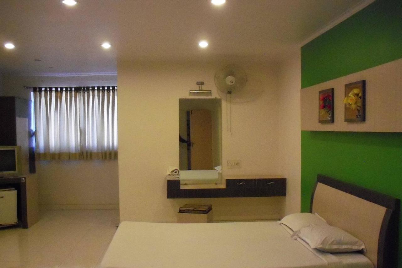 Embassy Hotel Surat Exterior photo